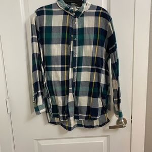 Blue/ Green/ Yellow plaid H&M flannel. Like new condition. Size large.